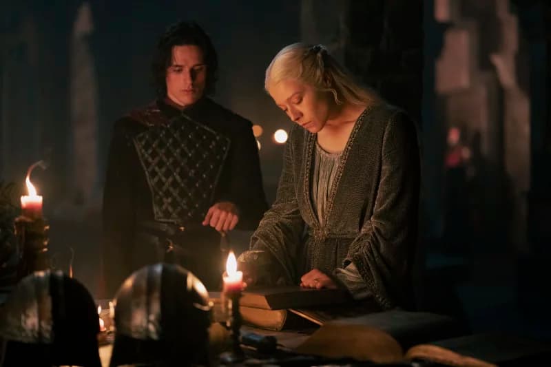Jacaerys Velaryon and Rhaenyra Targaryen in discussion